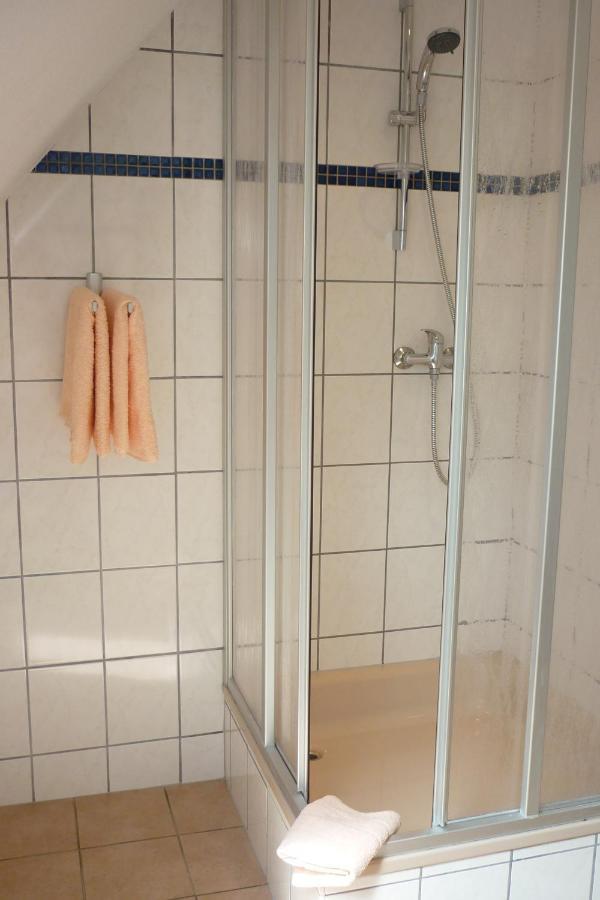 ホテル Wirtshaus Neuenkirchen Neuenkirchen auf Rugen エクステリア 写真